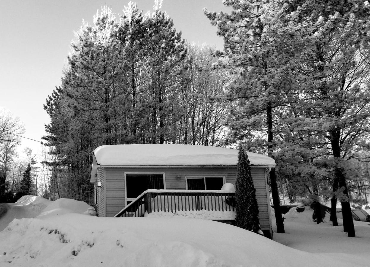 Oakview Lodge & Marina Algonquin Highlands Ngoại thất bức ảnh