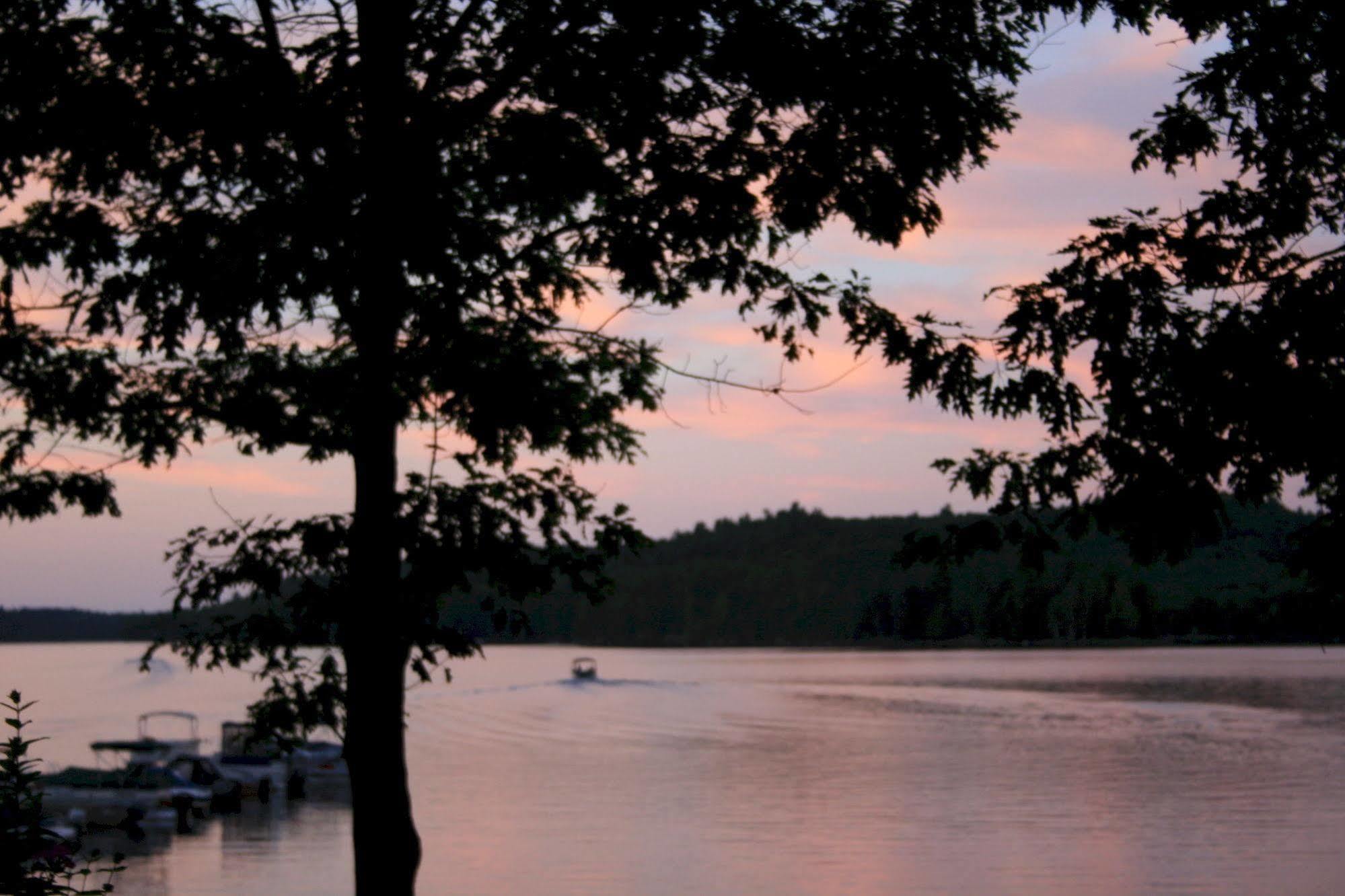 Oakview Lodge & Marina Algonquin Highlands Ngoại thất bức ảnh